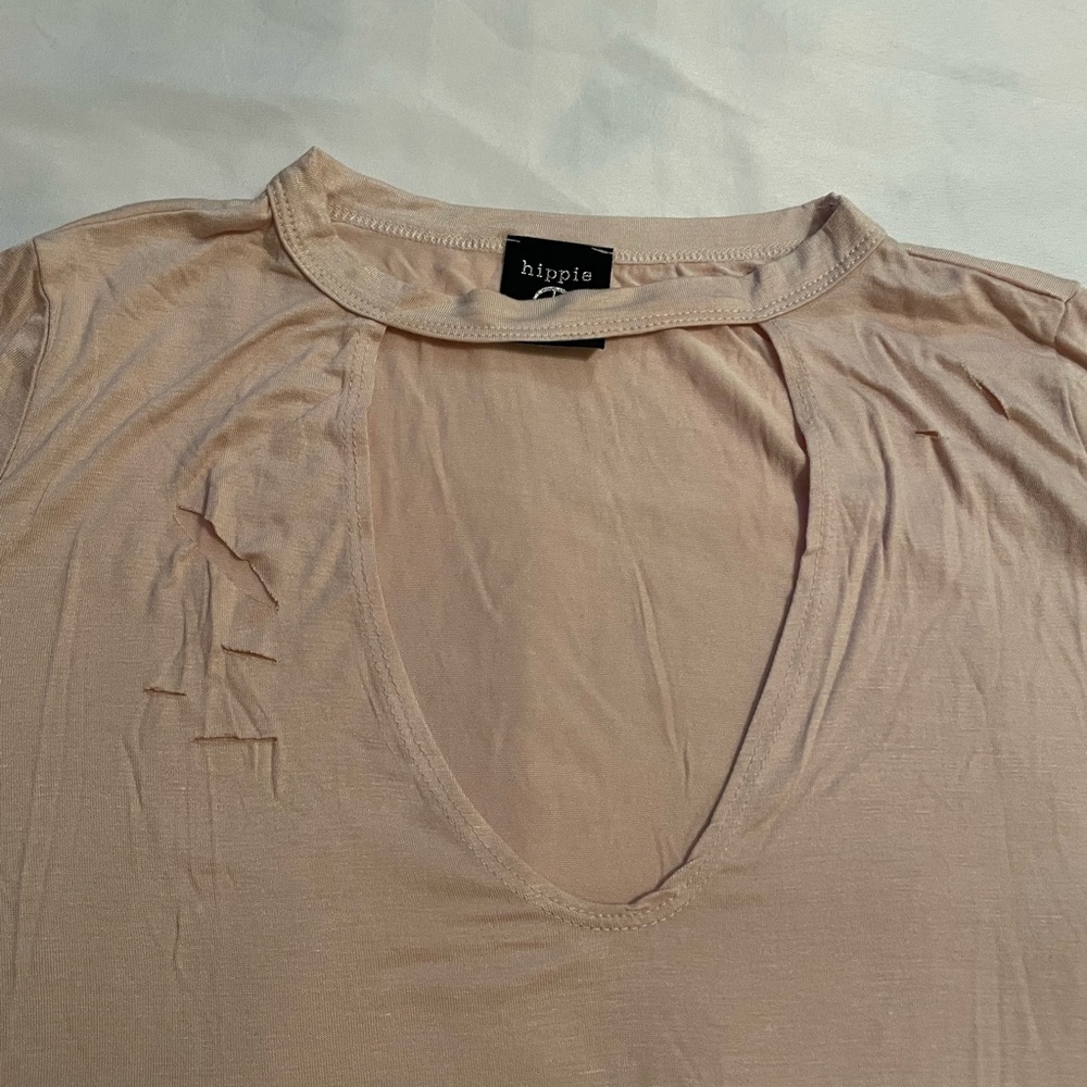 Hippie Chic Jrs. Pink/Champagne Distressed Women's V-Neck Tee, NWT, Size XL - Picture 5 of 11